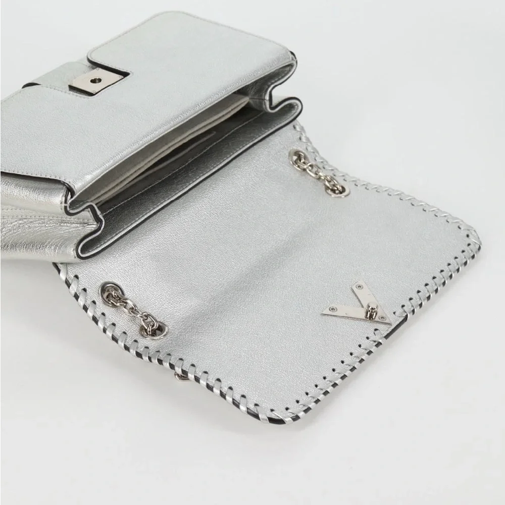Louis Vuitton Cuir Plume Ecume Very Chain Bag Argent silver 3 way bag